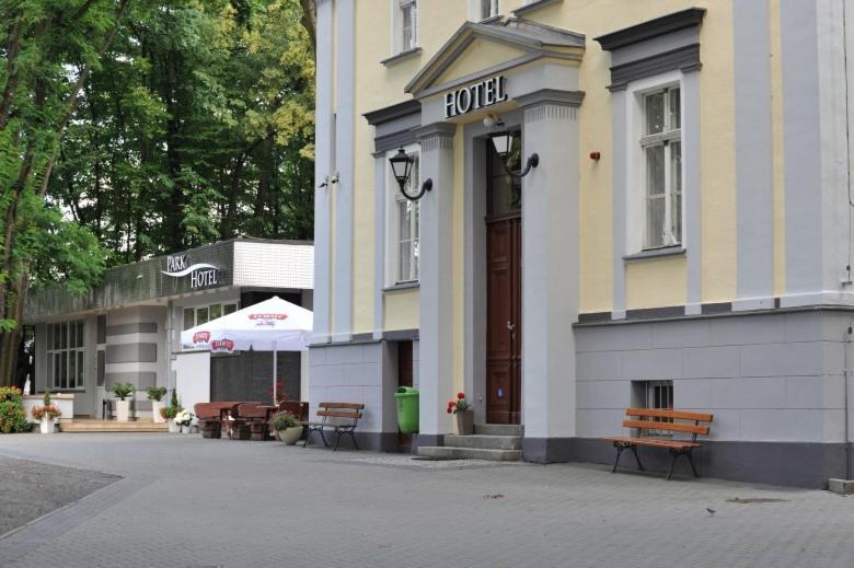 Park Hotel Dobrodzien Esterno foto